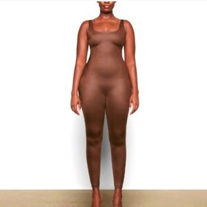 SKIMS Shine Jersey Bodysuit - Medium (NWT)